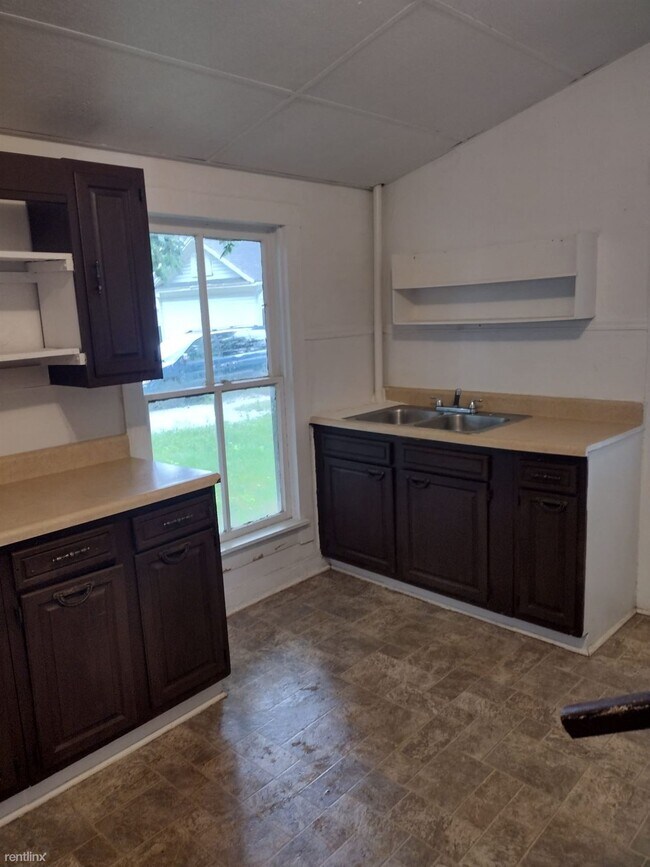 Building Photo - 3 br, 1 bath House - 405 New Street