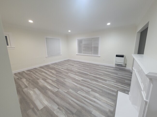 Living room - 2216 S Bronson Ave