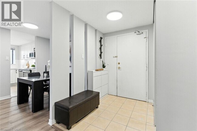 Building Photo - 6720 Glen Erin Dr