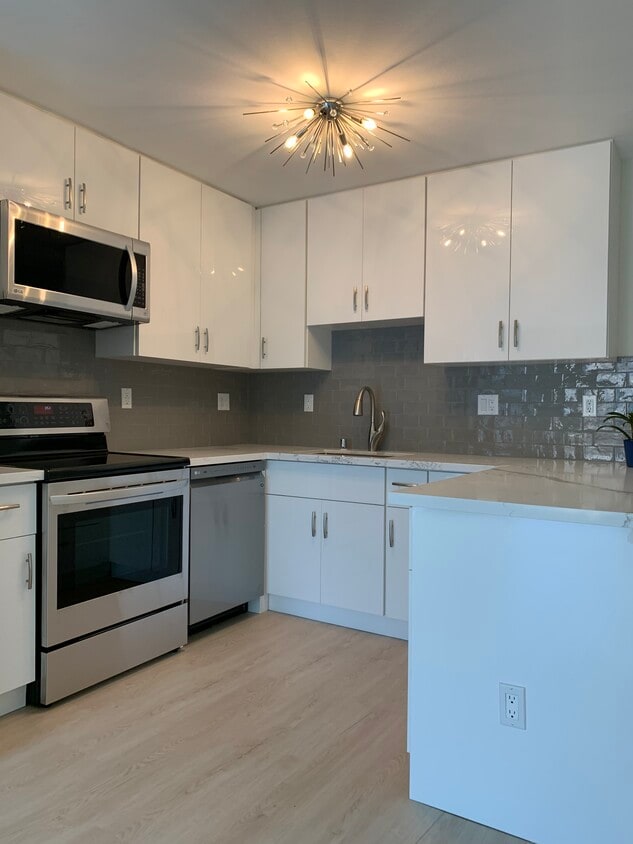 Kitchen - 1915 Bush St