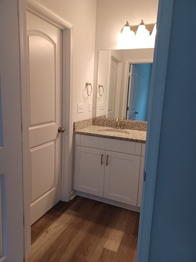 Building Photo - Newly Constructed 5 Bedroom Home in Hampton