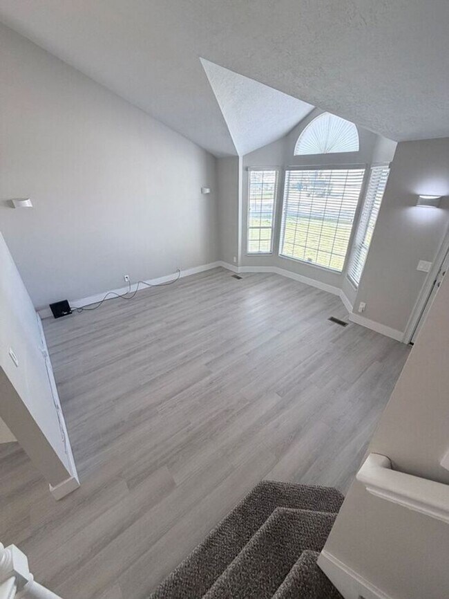 Foto del edificio - WEST JORDAN 5 BED, 4 BATH HOME