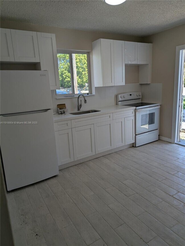 Foto del edificio - 1908 NW 17th St