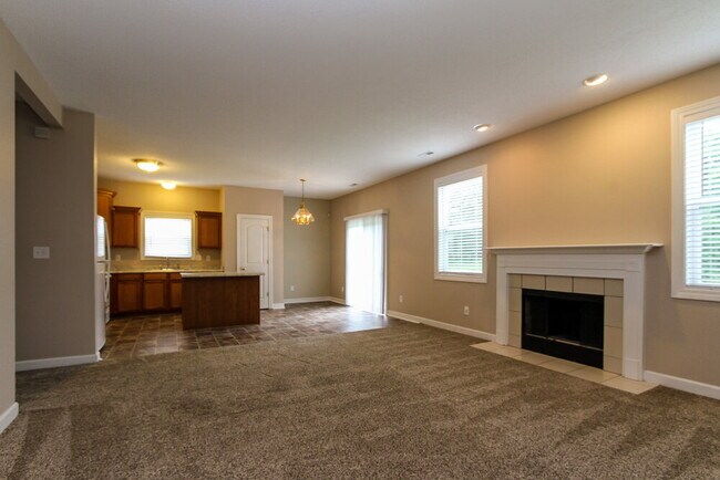 Foto del edificio - 5834 Long Lake Ln.