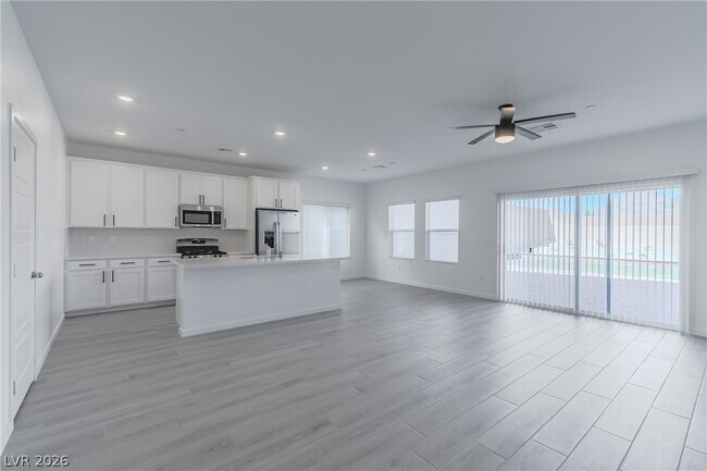 Building Photo - 9958 Carlon Hls Ave