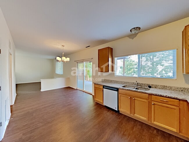 Building Photo - 92 Pelican Ave