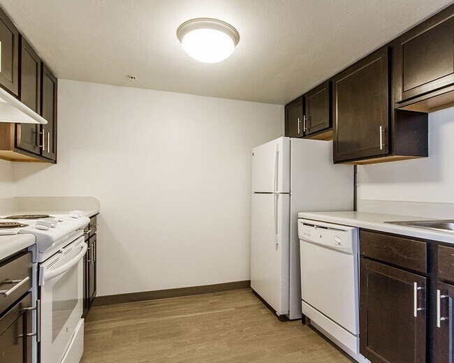 Building Photo - 4990 Osage Dr