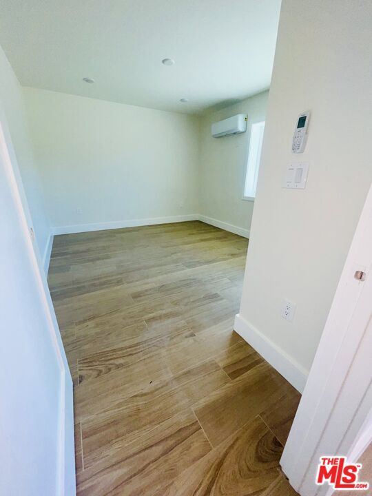 Foto del edificio - 9949 Pinewood Ave
