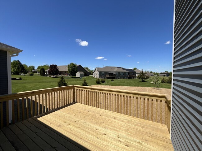 Foto del edificio - 970 Meadow Ln