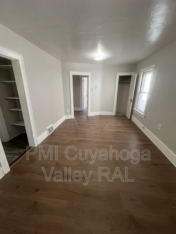 Foto principal - 523 Gage St