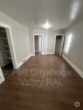 Building Photo - 523 Gage St