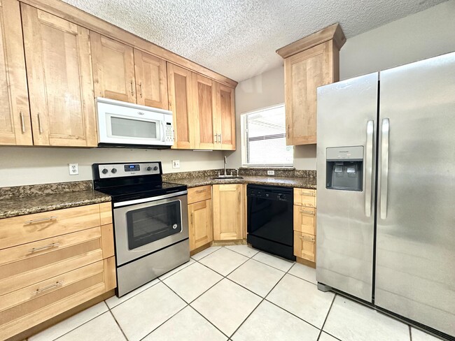 Building Photo - 4509 Carambola Cir S