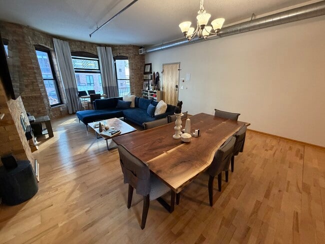 Sala de estar/comedor - 523 S 9th St