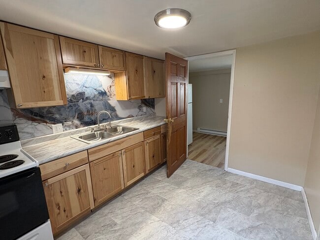 Building Photo - 103 E Steuben St