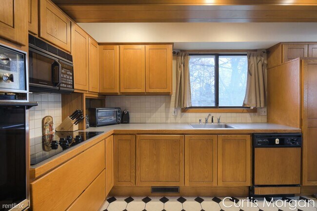 Building Photo - 4 br, 2.5 bath House - 1500 Blythe Ct NW 1...
