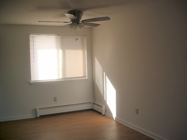 Building Photo - 3 Losson Garden Dr