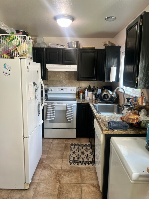 Foto del edificio - 8933 Lakehurst Dr