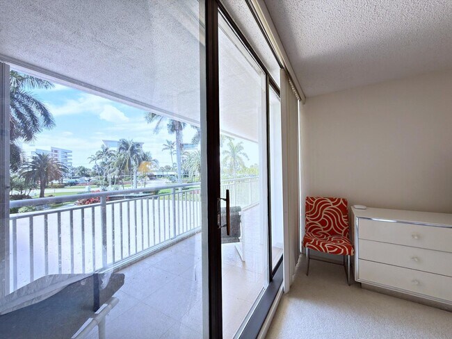 Foto del edificio - 3546 S Ocean Blvd