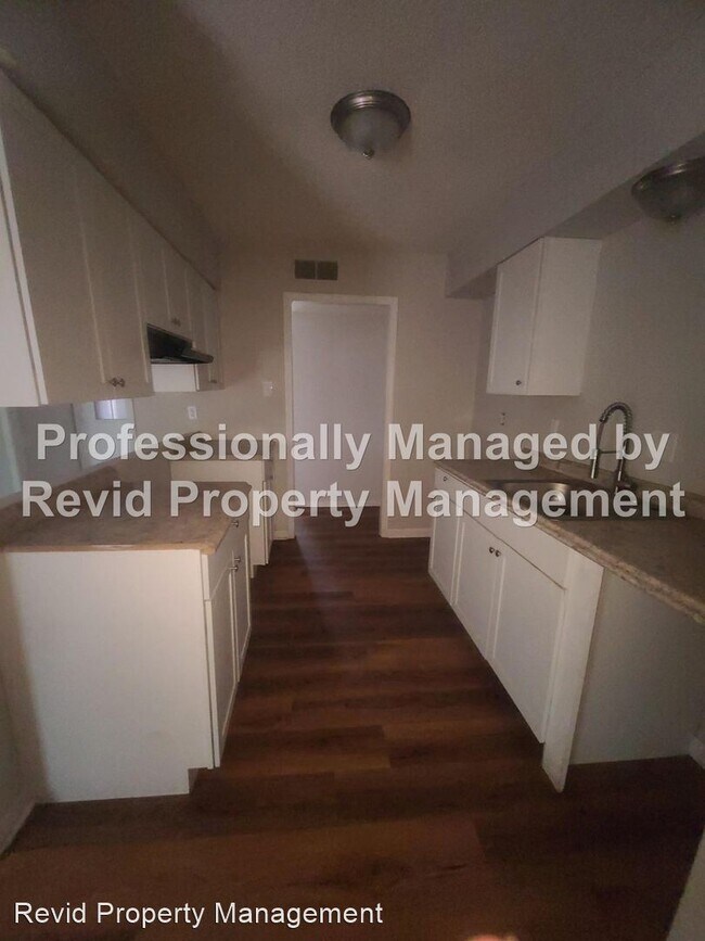Foto del edificio - 3 br, 2 bath House - 5669 Maple Tree Dr.