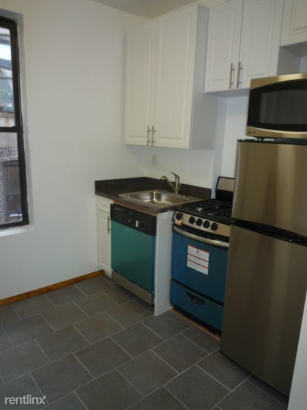 1 br, 1 bath Apartment 3135 Crescent St Condo for Rent in Queens