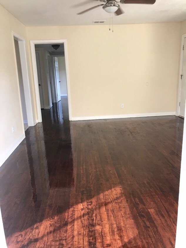 Building Photo - 6143 Sabre Dr