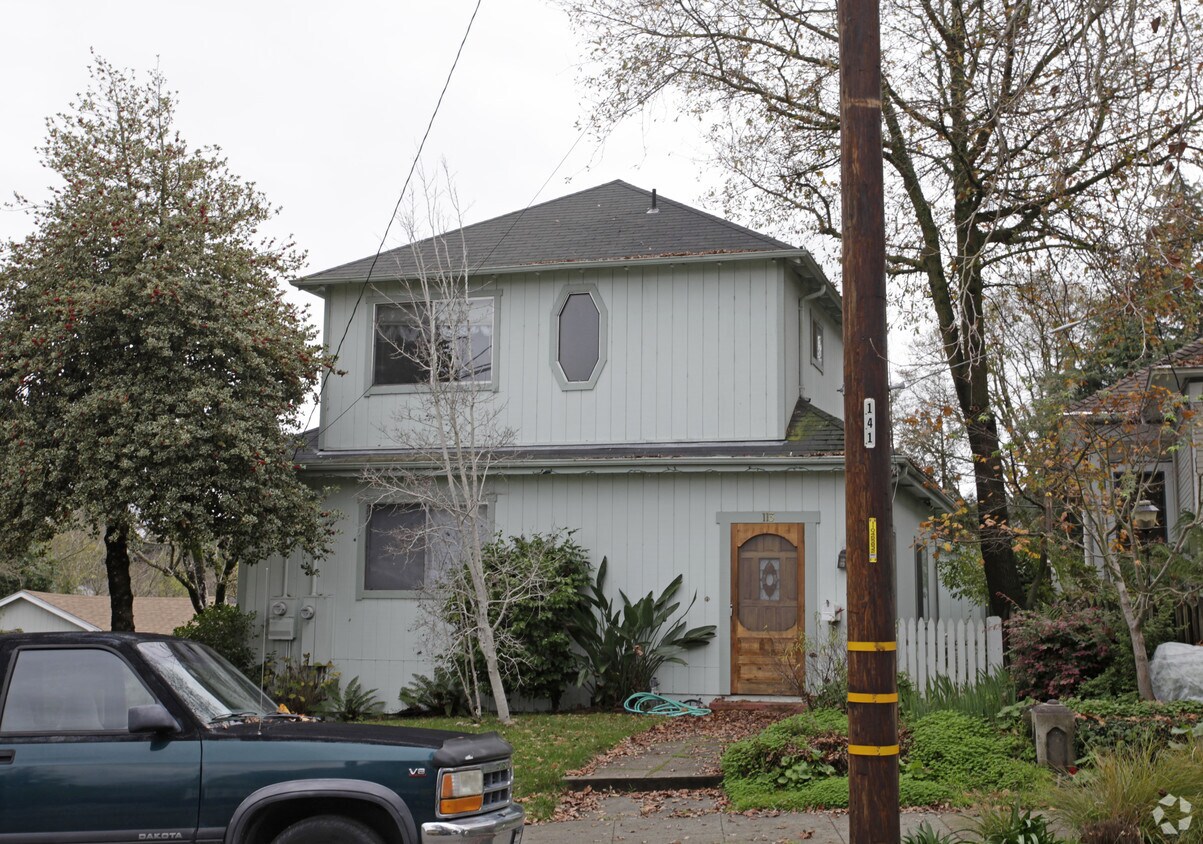 Foto del edificio - 113 Upham St