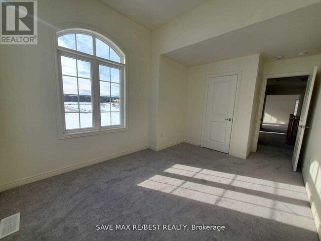 Building Photo - 37 Sail Rd