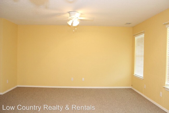 Building Photo - 3 br, 2.5 bath House - 114 University Parkway