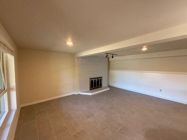Foto del edificio - 5711 Black Lake Belmore Rd SW