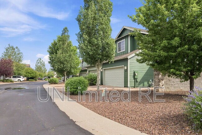 Foto del edificio - 9132 W Arden Ln