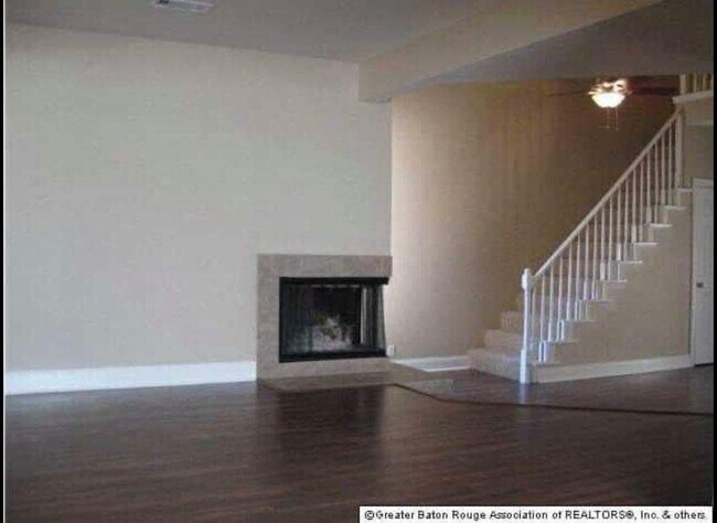 Building Photo - 2252 Elvin Dr