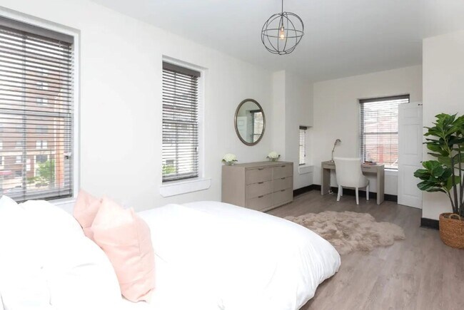 Foto del edificio - 930 N Calvert St