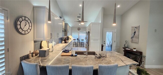 Foto del edificio - 421 Kings Way