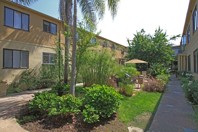 Building Photo - Villa Sarah