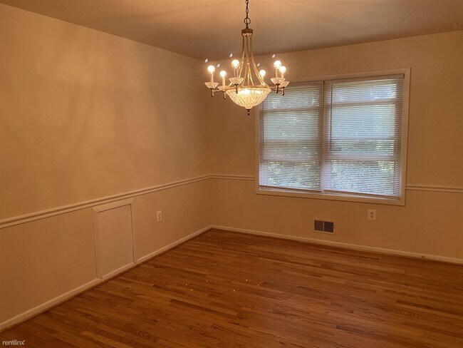 Foto del edificio - 4 br, 3 bath House - 1125 Broadview Rd