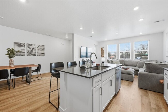 Foto del edificio - 4226 W Perspective St