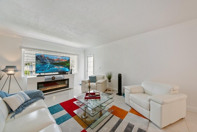 Foto del edificio - 2581 Garden Dr N