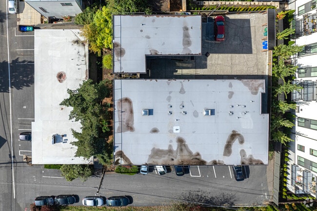Parking - Hilltop House Apartments