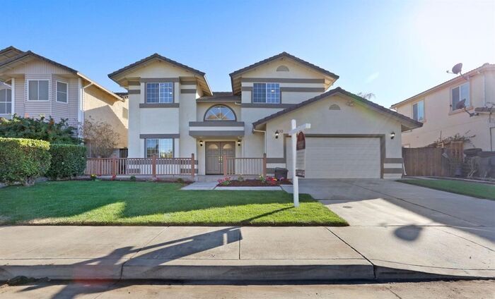 Primary Photo - 400 Mt Oso Ave