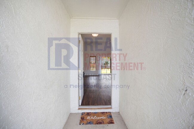 Foto del edificio - Lovely 3 Bed 2 Bath in Bradenton available...