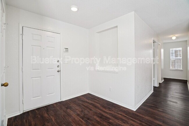 Building Photo - 9939 Bermuda Palm