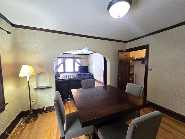 Foto del edificio - 1913 Douglas St