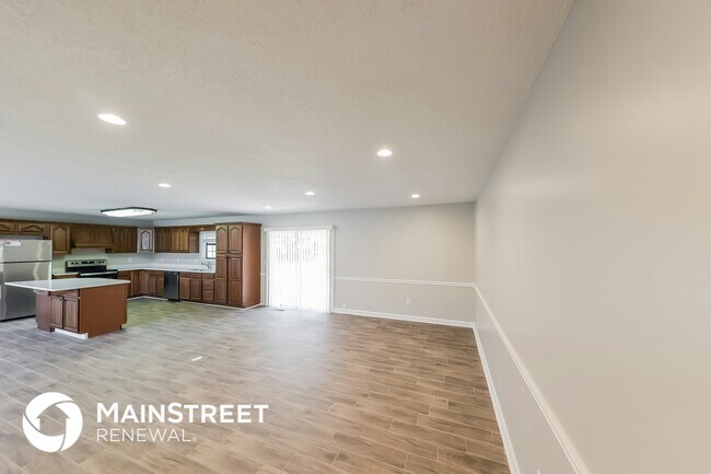 Building Photo - 11028 Woodland Dr