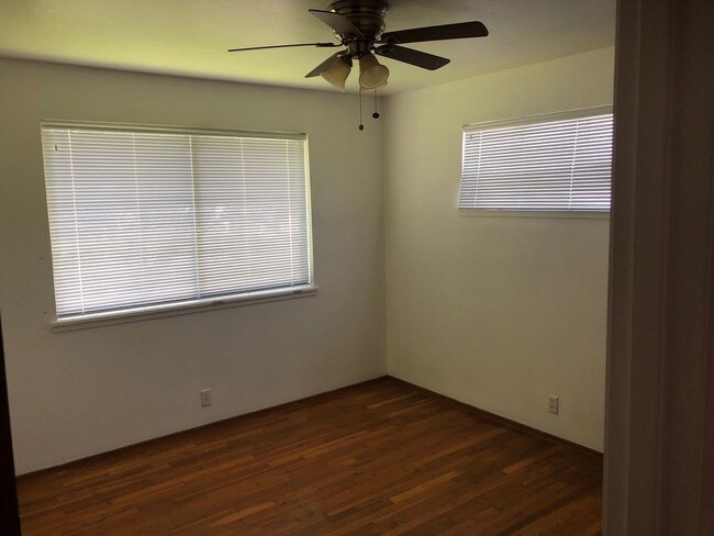 Foto del edificio - 7510 Inglewood Ave