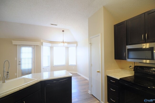 Foto del edificio - 104 Postwood Ct