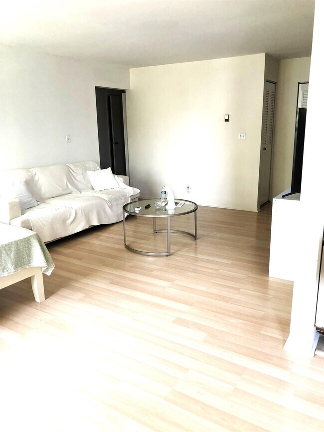Foto del edificio - 48 Riverview Ct