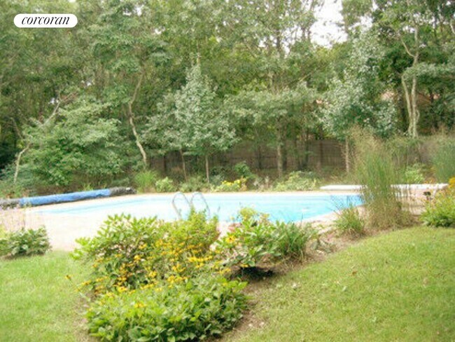 Foto del edificio - 37 Bonac Woods Ln