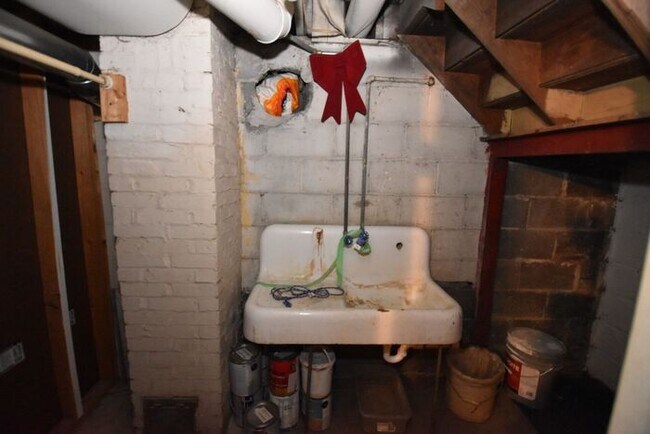 Foto del edificio - Rare Find- Lower Apartment in Elkhart