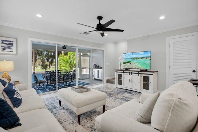 Foto del edificio - $5400 - Furnished 7-month rental Private Pool! 2 Bedroom / 2.5 Bathroom