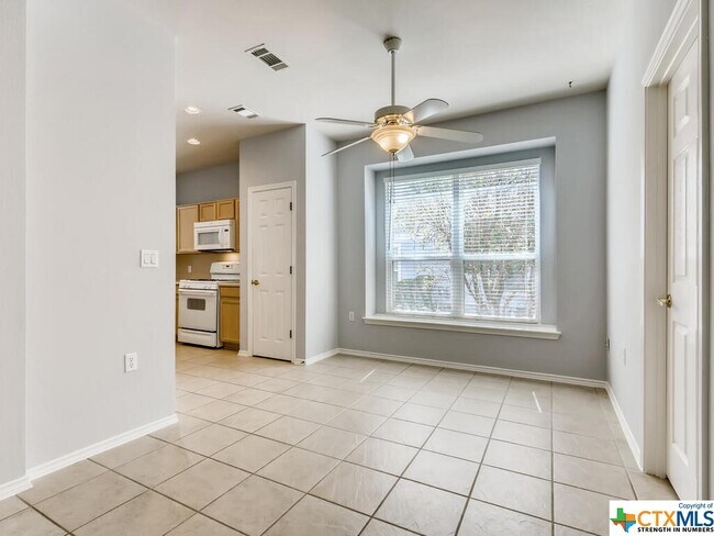 Foto del edificio - 303 Bonham Loop